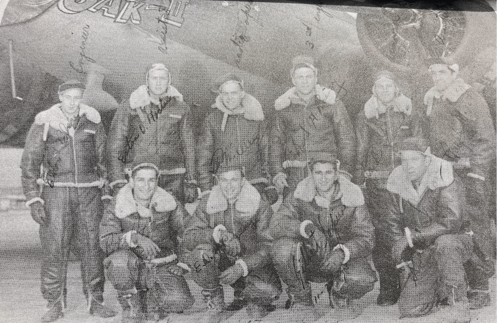 U.S. Army Air Force Lt. Gilbert Sapiro (bottom row, second from right)