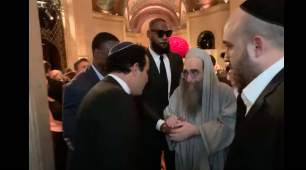 LeBron James Attends Jewish NYC Wedding Holding Hands With A Notorious Rabbi The Forward