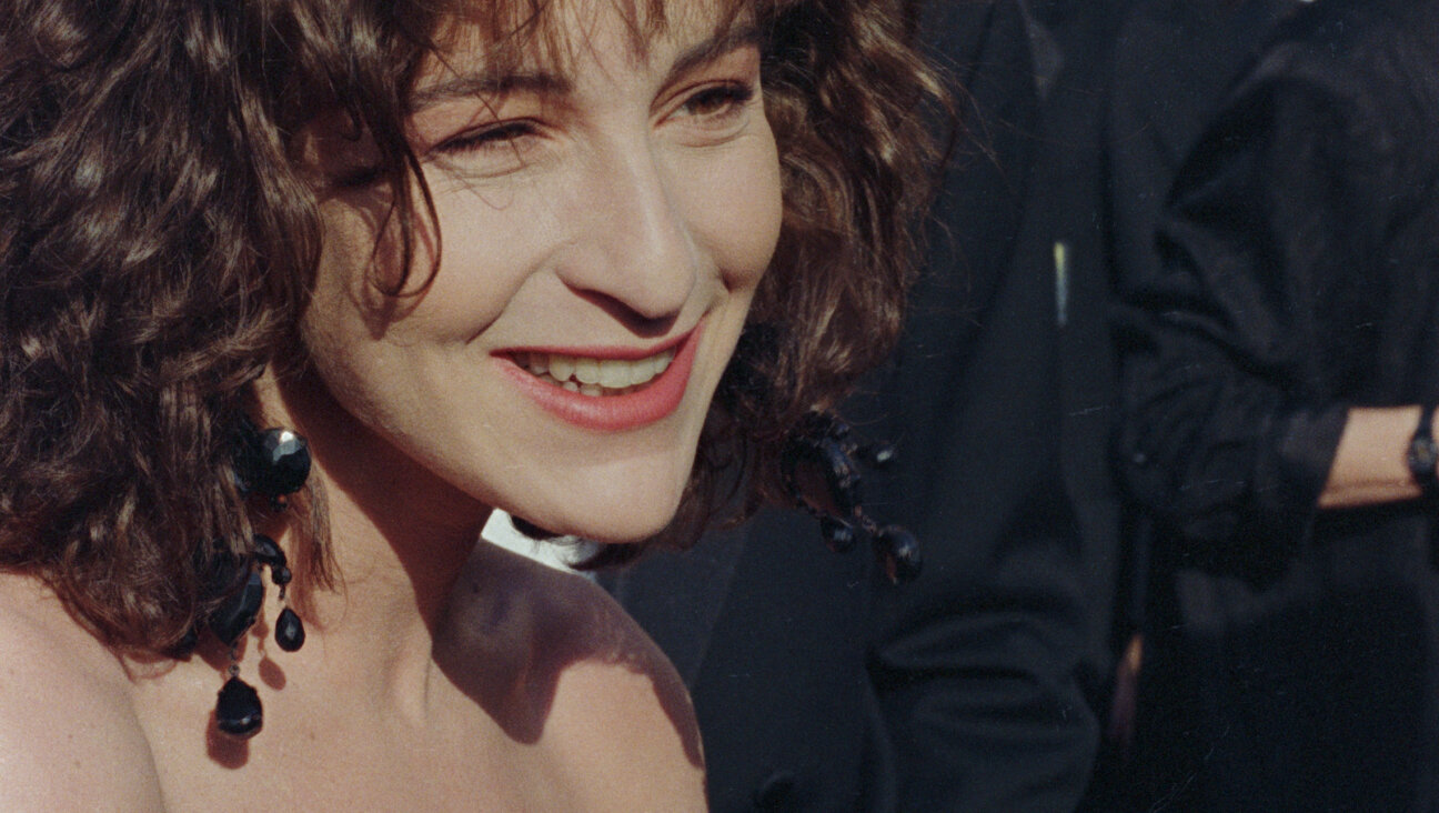 Jennifer Grey at the 1988 Academy Awards