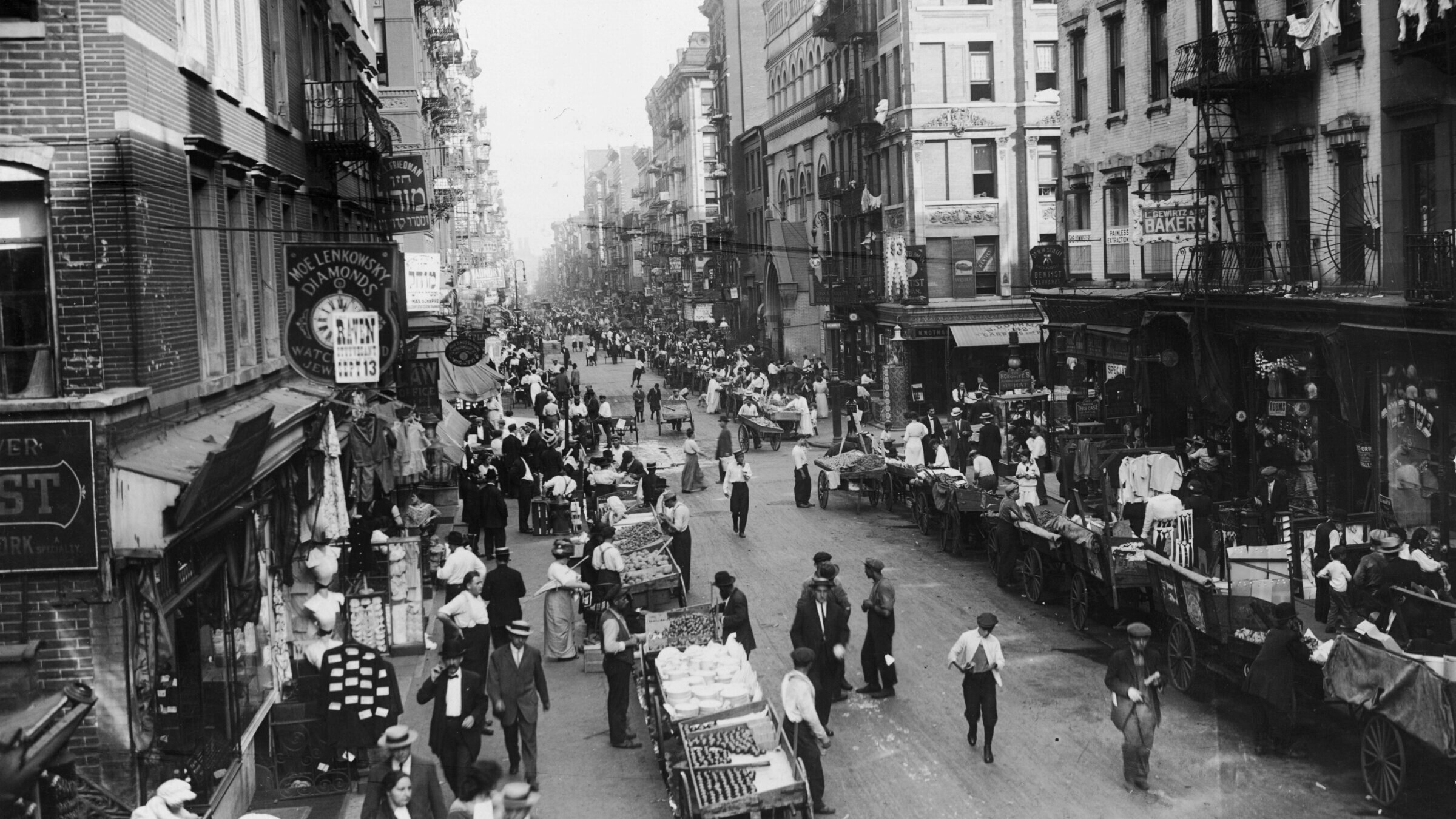 Delancey Street at the beginning of the 20th century.
