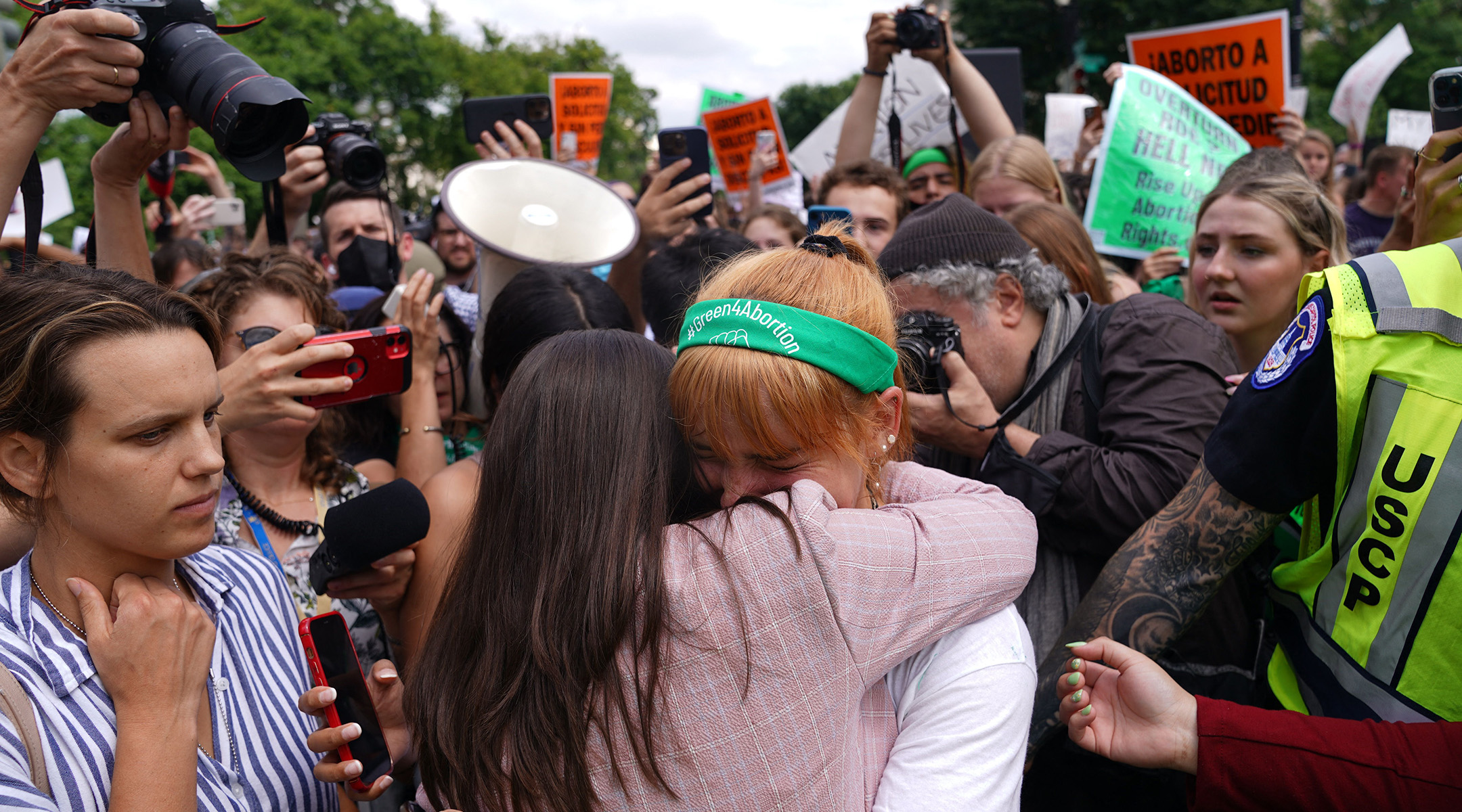 Abortion rights activists react outside the Supreme Court in Washington, D.C., Jun. 24, 2022. (Stefani Reynolds/AFP via Getty Images)
