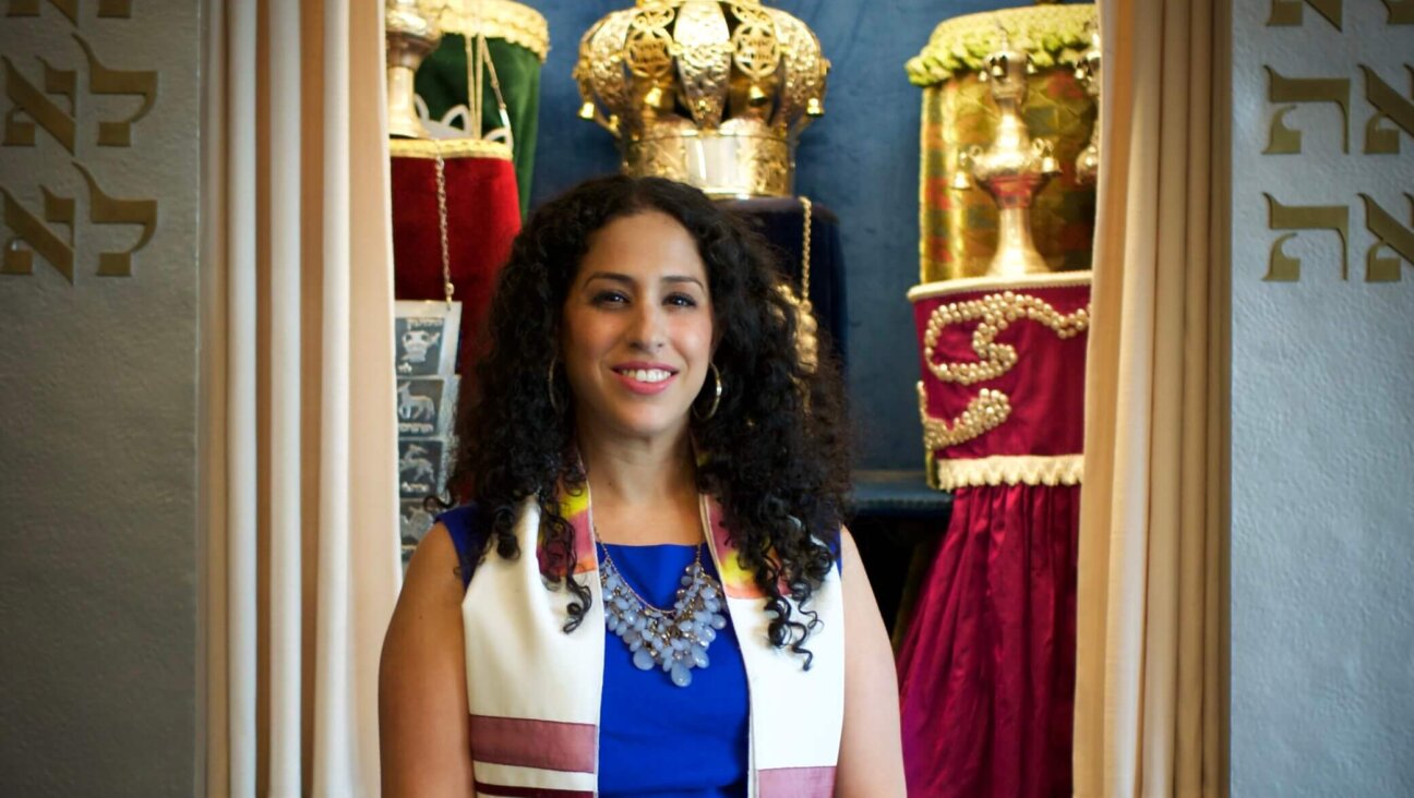 Cantor Inbal Sharett -Singer.