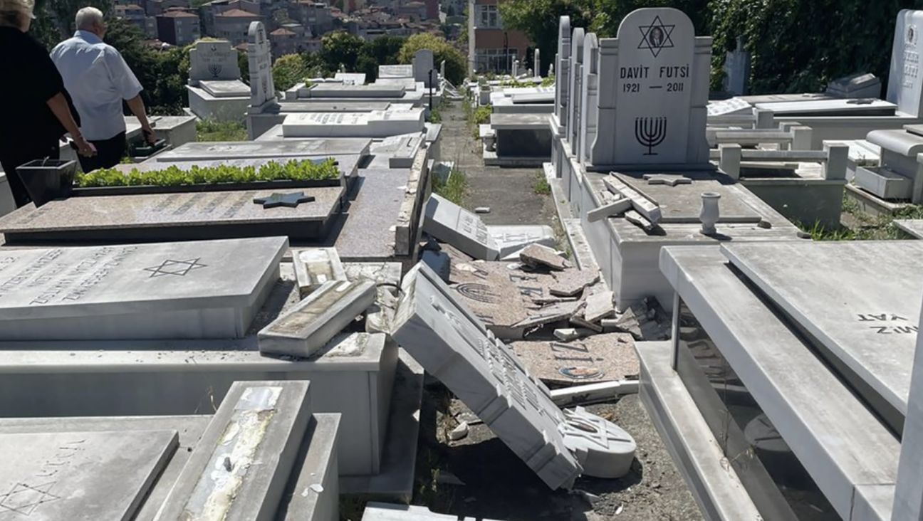 The 600-year old cemetery is located in Istanbul’s Hasköy neighborhood. (Türk Yahudi Toplumu)