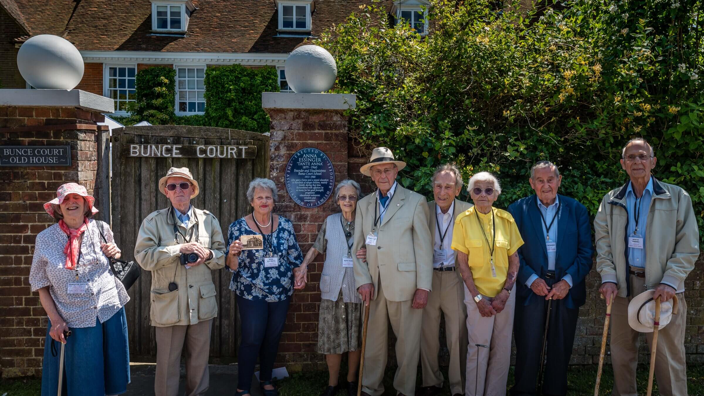 Former Bunce Court students at the June 2018 unveiling of a plaque from The Association of Jewish Refugees honoring headmistress Anna Essinger. 