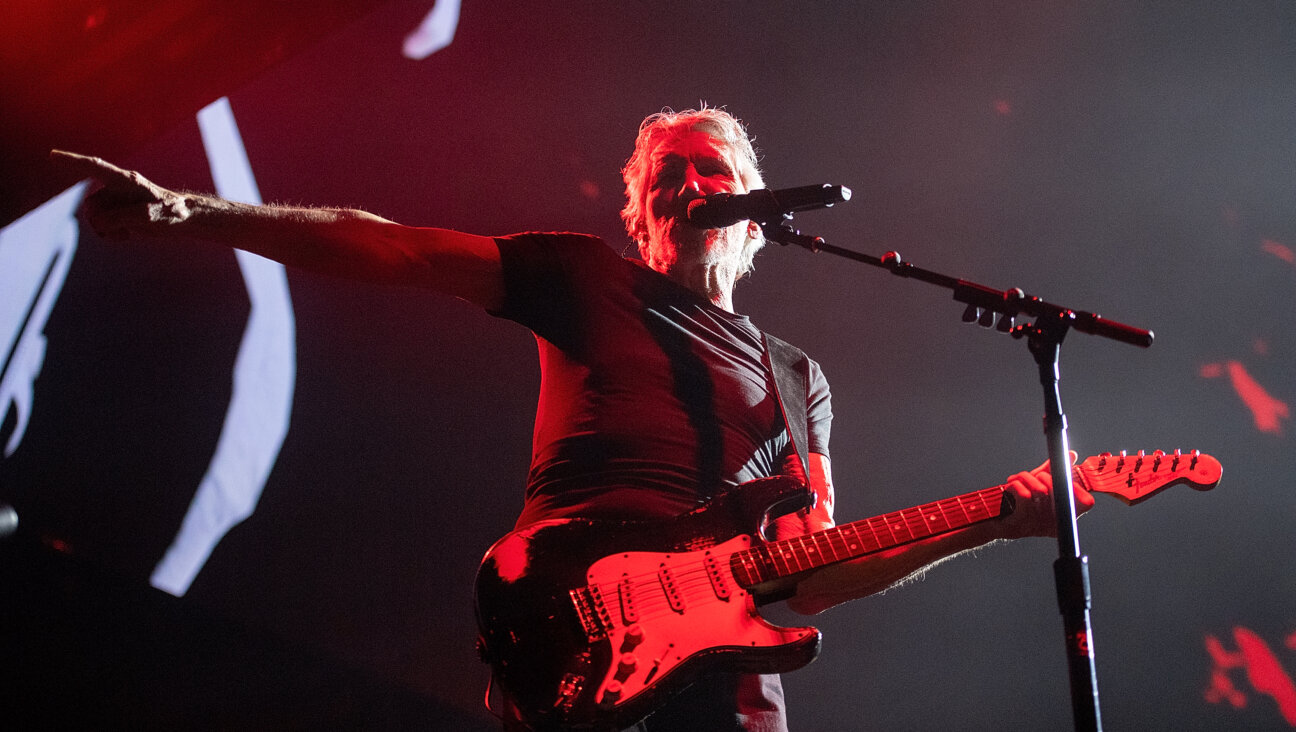 Roger Waters performs in Pittsburgh during his “This Is Not A Drill” tour.