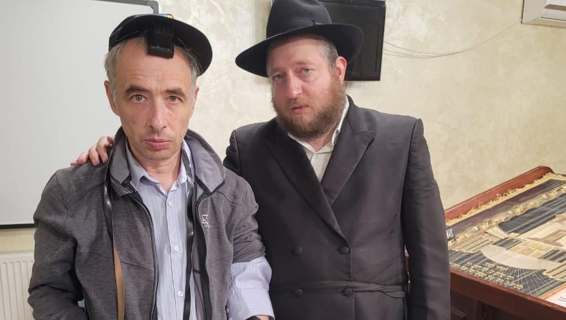 Rabbi Shaul Horowitz, right, meets a Jewish refugee attending service at the synagogue of Vinnytsia, Ukraine in June 2022. (Courtesy of Shaul Horowitz)