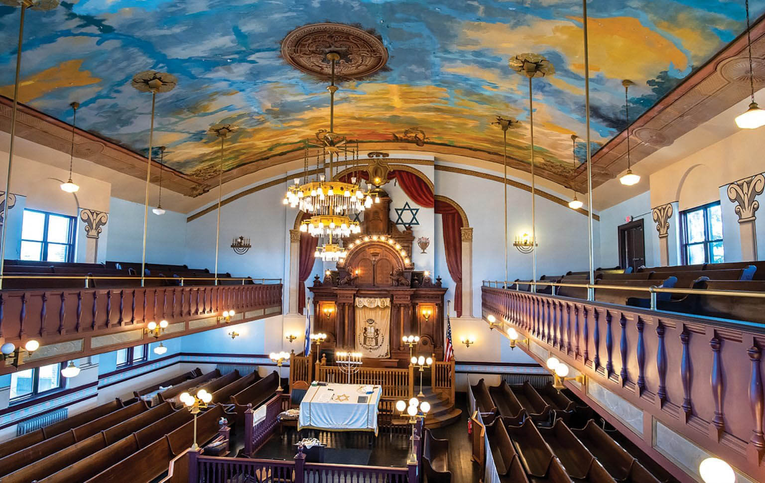 Walnut Street Shul, known as the 'Queen of Shuls' with its hand-painted fresco, was built by Lithuanian Jews in 1909.