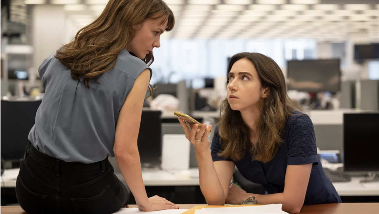 Megan Twohey (Carey Mulligan) and Jodi Kantor (Zoe Kazan) in "She Said."