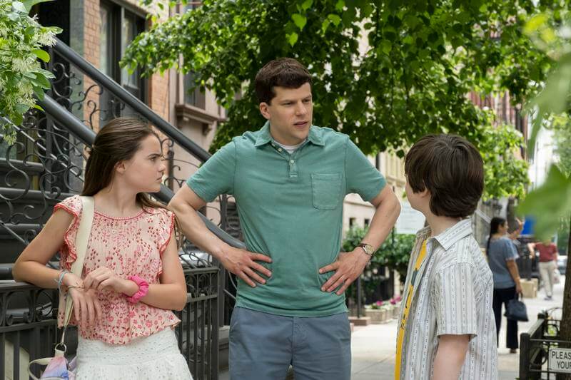 Toby (Jesse Eisenberg) wrangles his kids in "Fleishman is in Trouble."
