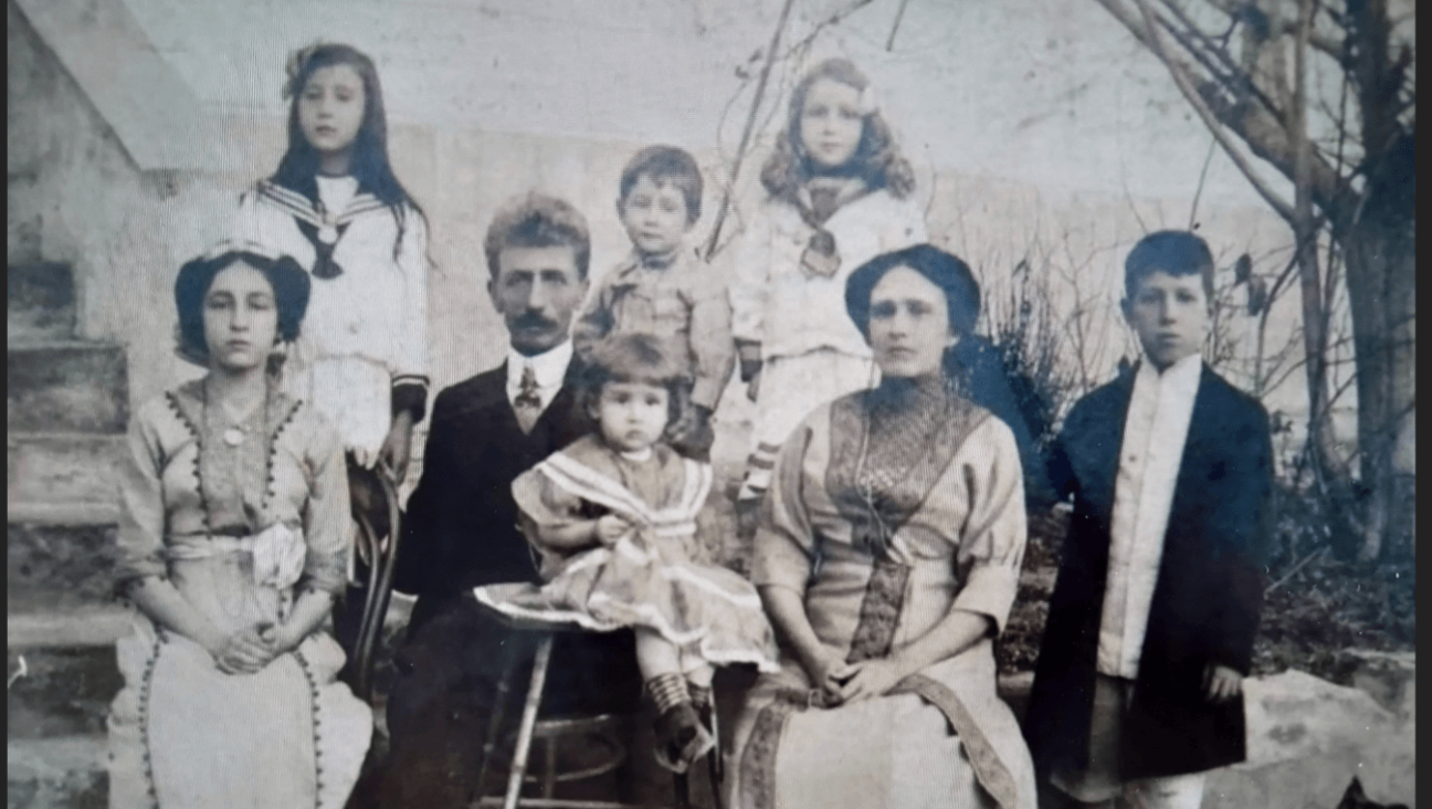 A photo of Leonard Antoine Horta Devolder and his family in Brazil. 