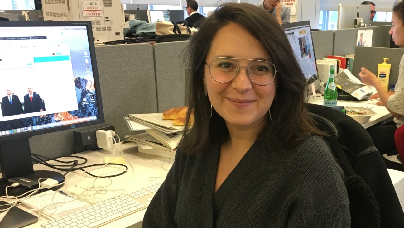 Bari Weiss in the New York Times newsroom in 2018. (Josefin Dolsten)