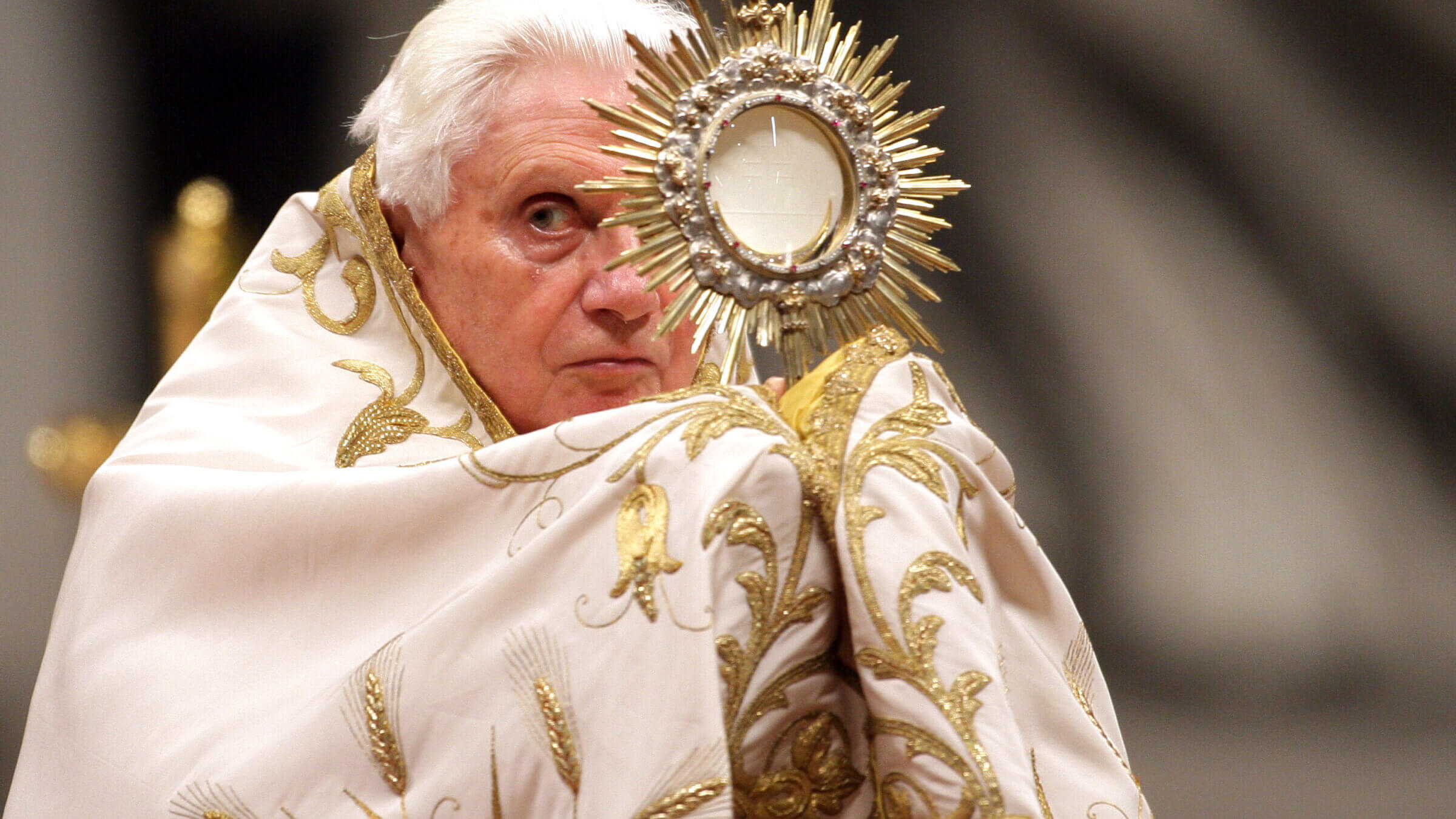  Pope Benedict XVI leads the First Vespers and Te Deum prayers at St. Peter's Basilica on December 31, 2009 in Vatican City.
