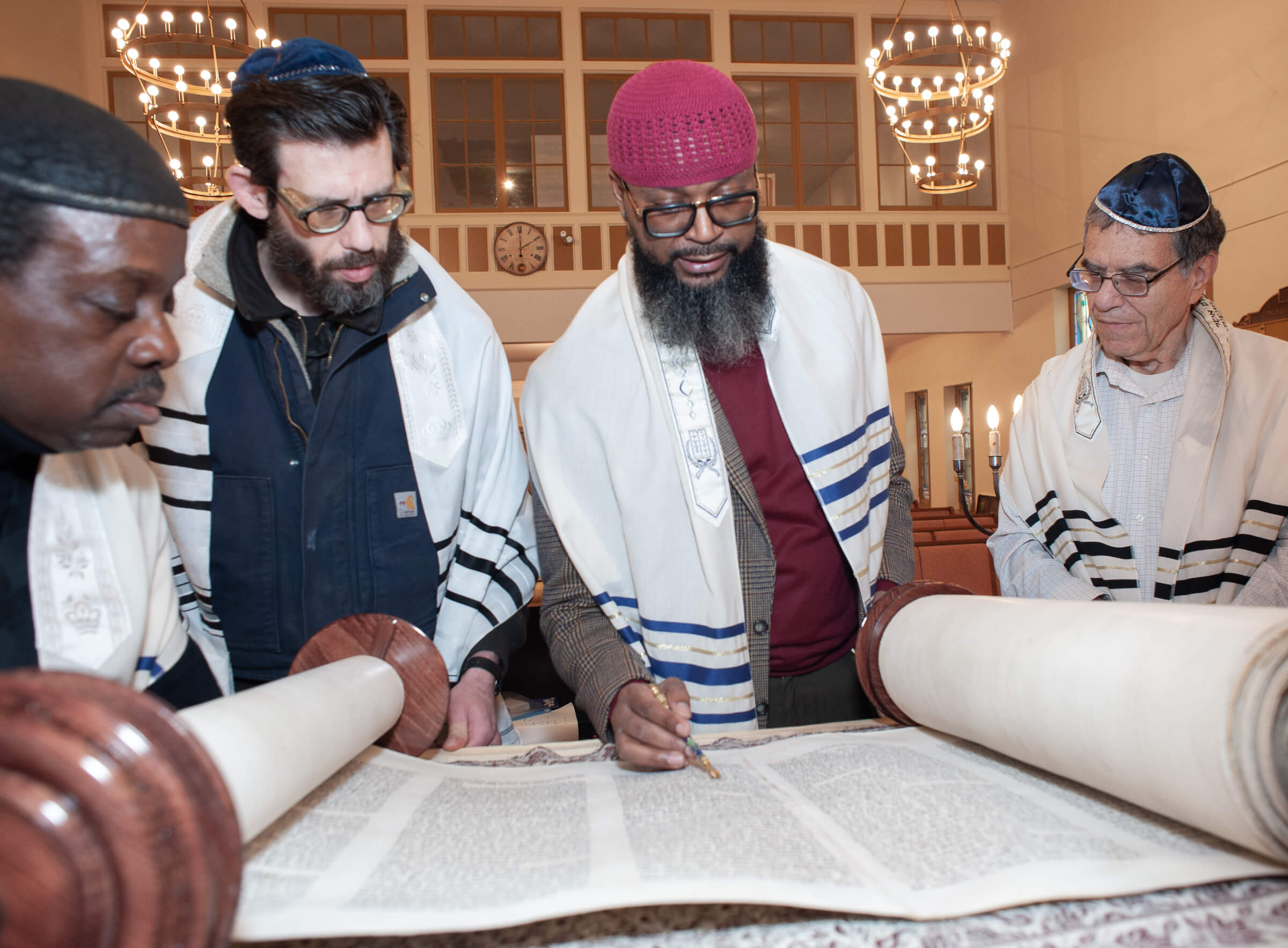 Conservative Synagogue Hires Israelite Clergy