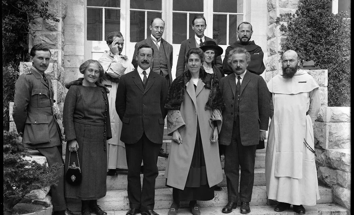 Albert Einstein, front row second from right, and his wife Elsa, second left, during their visit to Jerusalem.