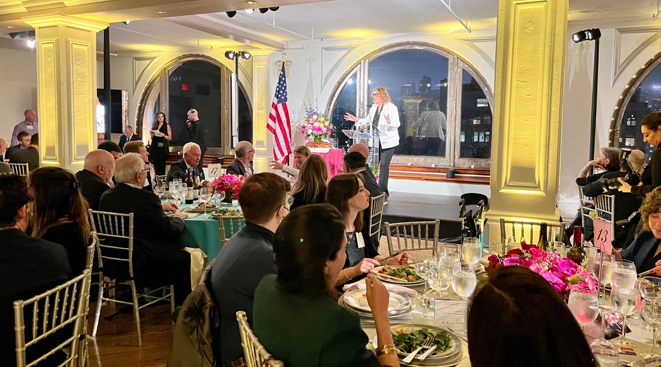 Comedian Judy Gold hosted A Wider Bridge’s annual gala, which celebrated Israel at 75 and addressed growing anti-LGBTQ sentiment with the new government coalition elected in January. (Jackie Hajdenberg)