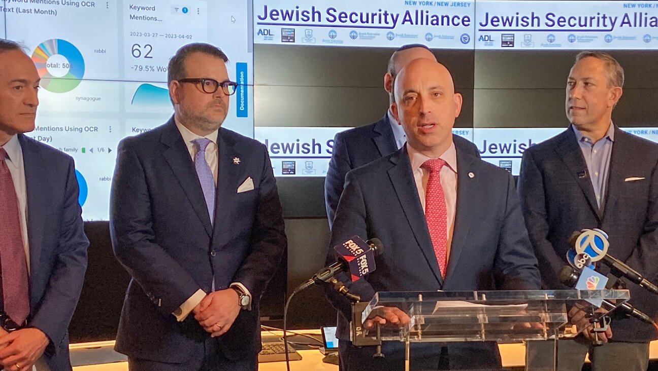 Anti Defamation League CEO Jonathan Greenblatt speaks at a press conference announcing the Jewish Security Alliance at the ADL’s investigative research lab. Behind him is Scott Richman, the regional director of ADL’s New York-New Jersey Office, CSS CEO Evan Bernstein and CSI Executive Director Mitch Silber. (Photo Credit: Jacob Henry)
