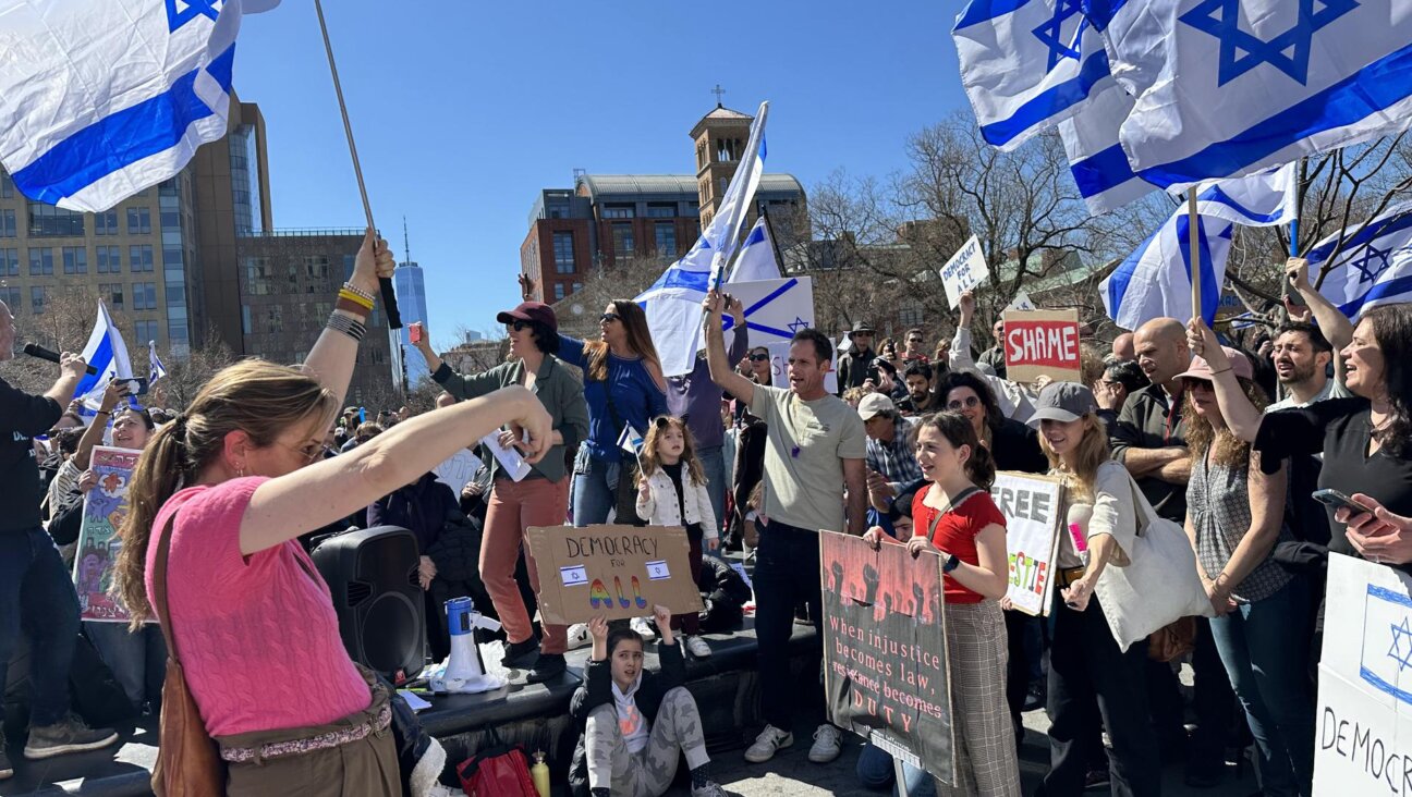 The protesters in New York’s Washington Square Park March 26 were almost all Israeli. (Photo by Oz Benamram)