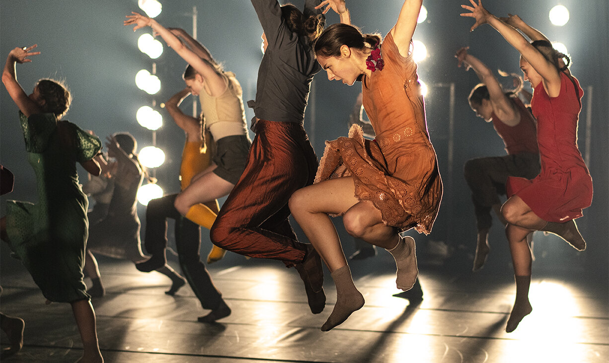 The French film <i>Rise</i> represents a collaboration between French director Cédric Klapisch and Israeli choreographer Hofesh Shechter. 