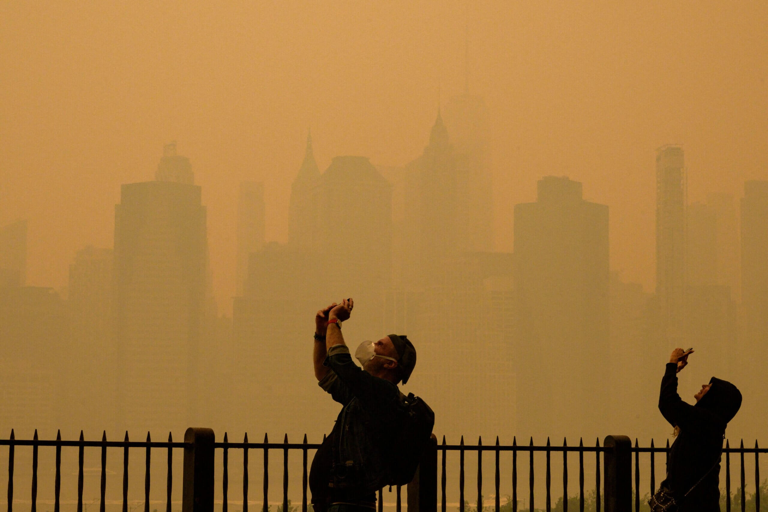 NYC smoke draws apocalyptic comparisons