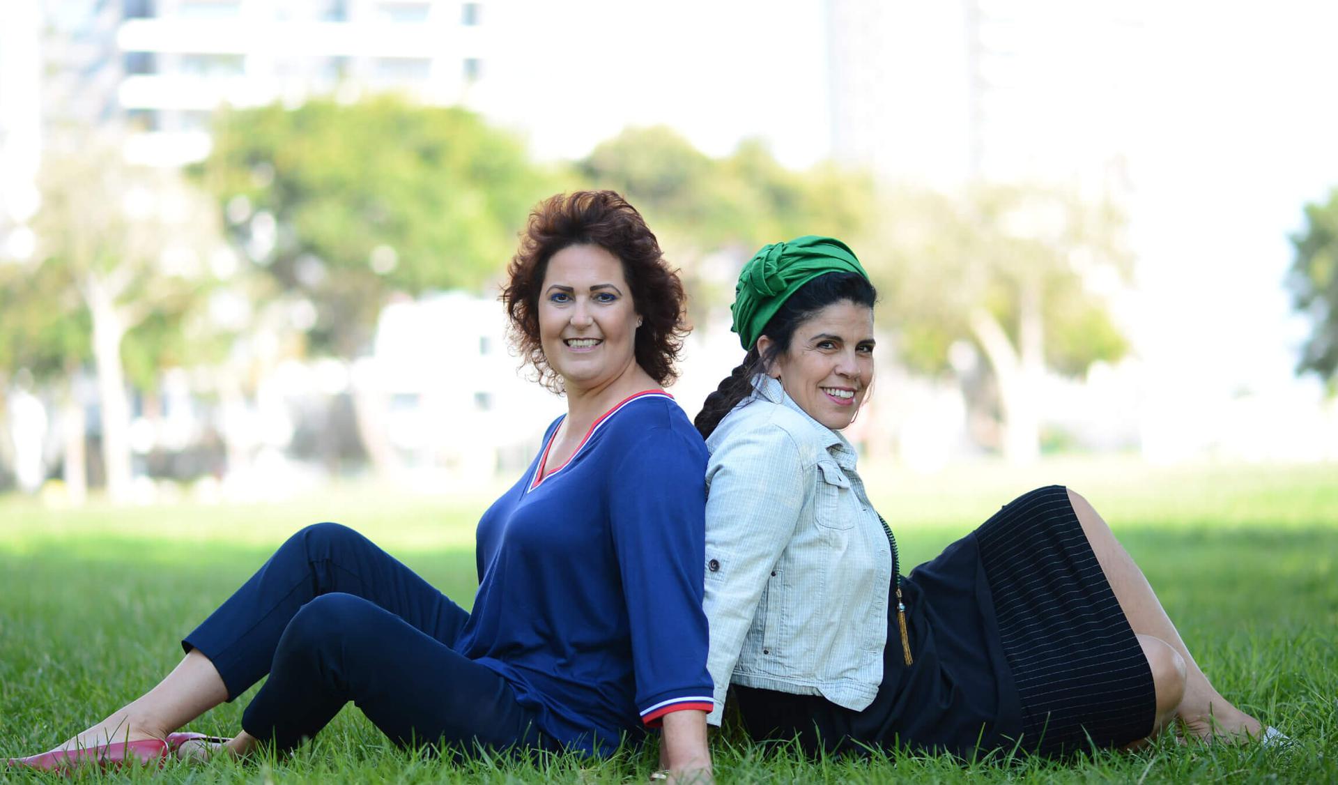 Limor Eisner, left, received a kidney from Evelyn Hazut, right, through an Israeli nonprofit. (Courtesy)
