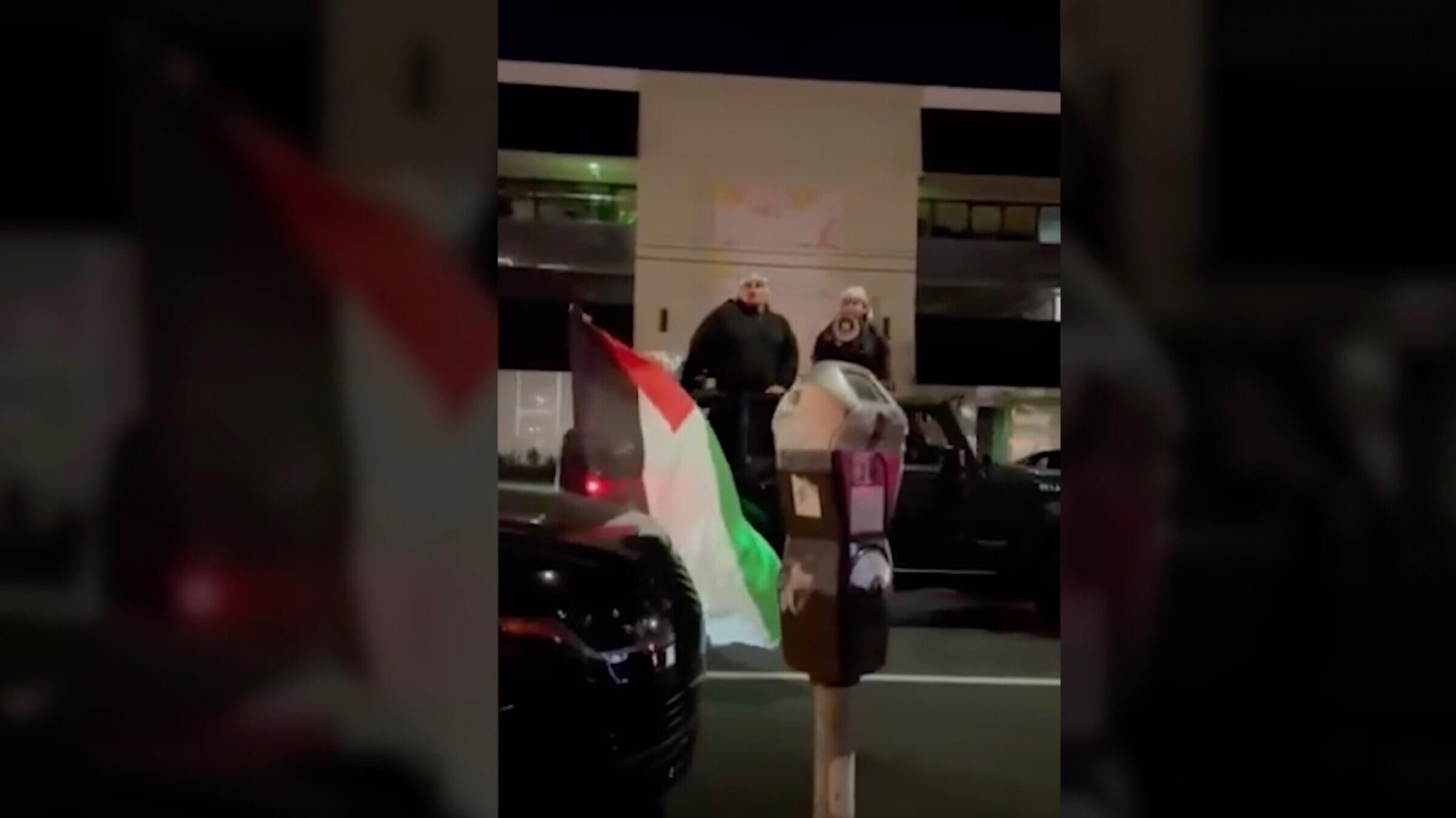 Protesters shout anti-Israel slogans in front of a Los Angeles restaurant shortly before a violent confrontation with Jewish and non-Jewish diners. May 18, 2021. 