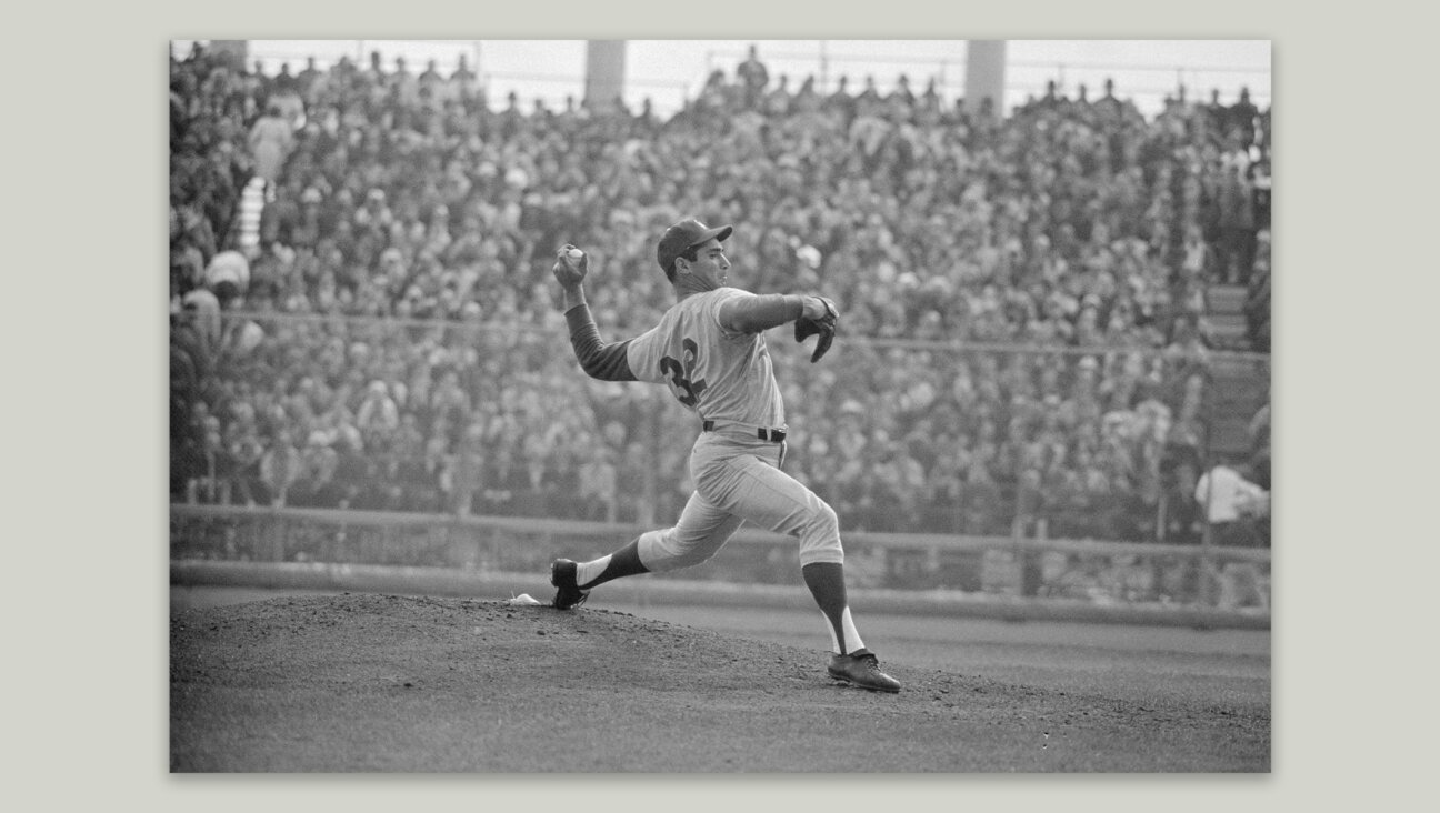 Sandy Koufax faces the Minnesota Twins in the 1965 World Series.(Bettmann/Contributor/Getty Images)