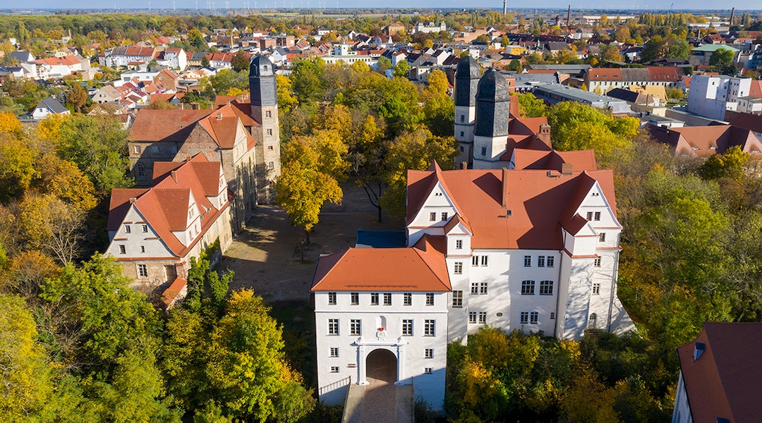An aerial view of the palace in Köthen, Germany. (Kulturstiftung Sachsen-Anhalt, Henrik Bollmann/Wikimedia Commons)