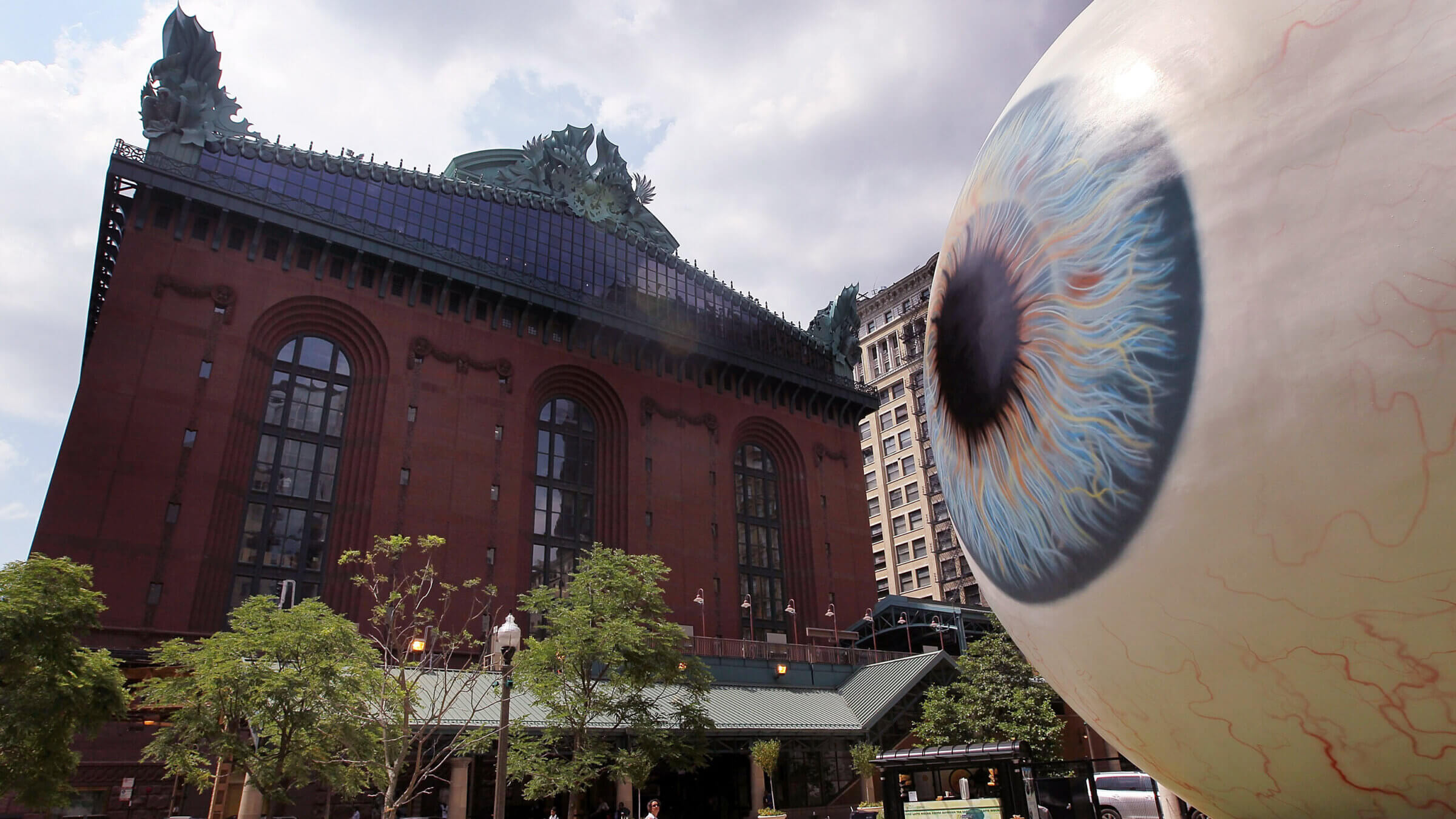 A 30-foot tall eyeball sculpture by artist Tony Tasset sits across from Chicago's Harold Washington Library, which received a bomb threat on Sept. 11, 2023.