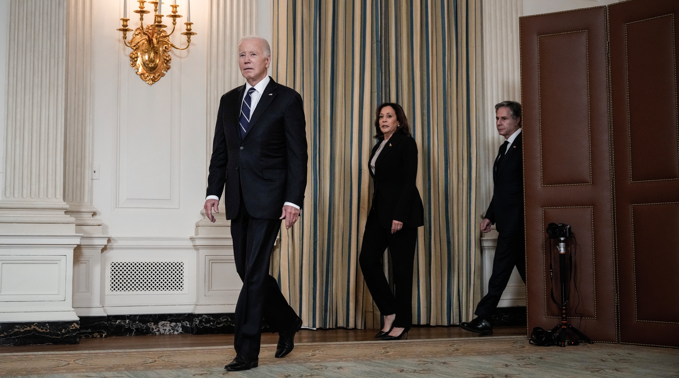 U.S. President Joe Biden, joined by Vice President Kamala Harris and Secretary of State Antony Blinken, arrives to deliver remarks on the Hamas terrorist attacks in Israel in the State Dining Room of the White House, Oct. 10, 2023. (Drew Angerer/Getty Images)