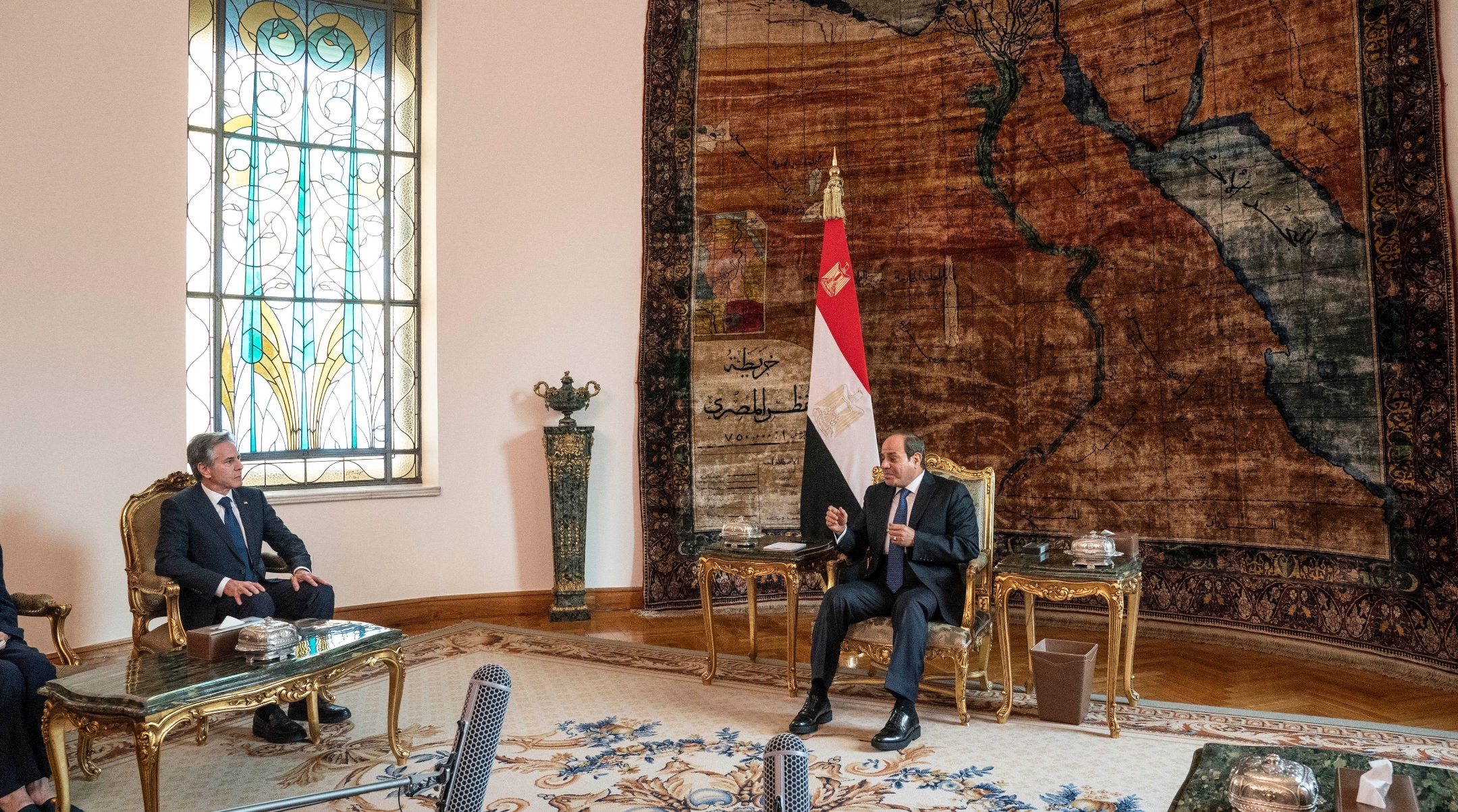 Egypt’s President Abdel Fattah al-Sisi (R) meets with US Secretary of State Antony Blinken in Cairo, Oct. 15, 2023. (Jacquelyn Martin/Pool/AFP via Getty Images)