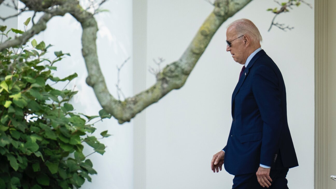 U.S. President Joe Biden departs the Oval Office and walks to Marine One on the South Lawn of the White House, July 28, 2023. (Drew Angerer/Getty Images)
