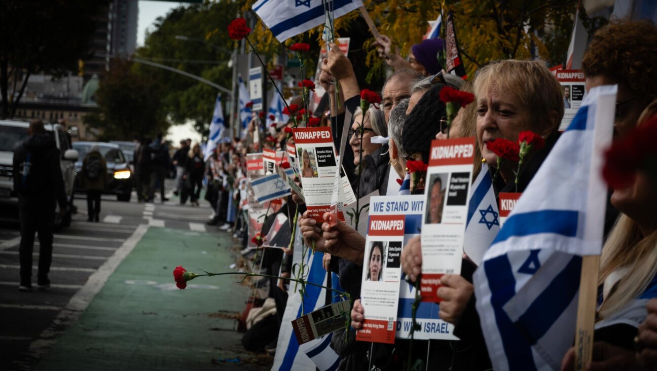 Israelis and supporters rally in support of Hamas hostages outside the United Nations, October 24, 2023. (Luke Tress)