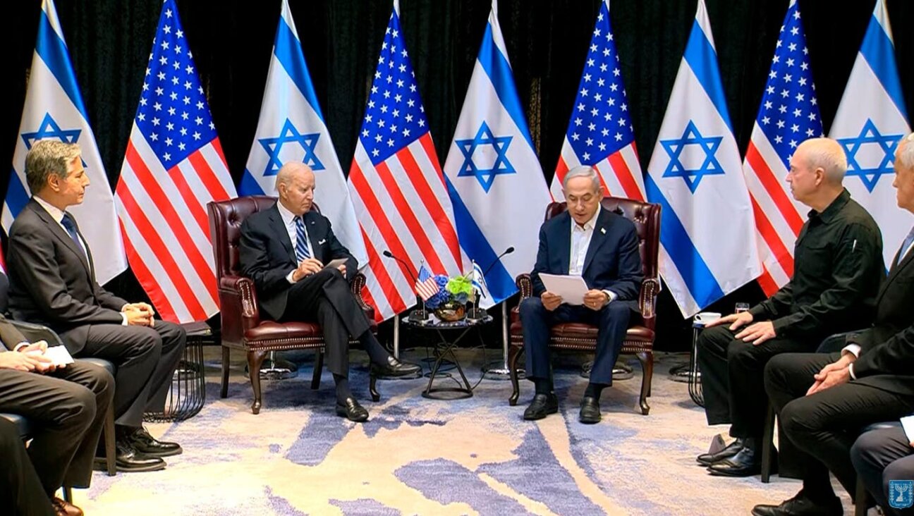From right: Minister Benny Gantz, Defense Minister Yoav Gallant, Prime Minister Benjamin Netanyahu, U.S. President Joe Biden and Foreign Minister Antony Blinken at a cabinet meeting on October 18, 2023, amid the war in Gaza.