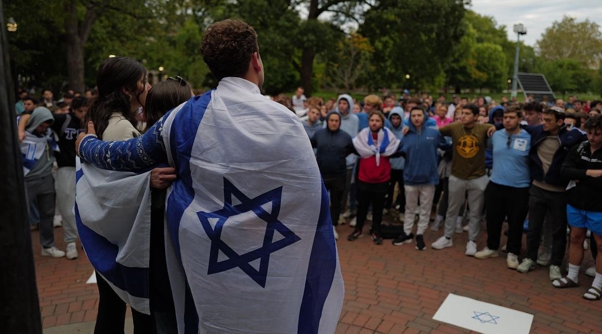 Students from Ohio State University Hillel gather to express support and solidarity with Israel following the Oct. 7 attack by Hamas on Israel. (Courtesy of Hillel International)