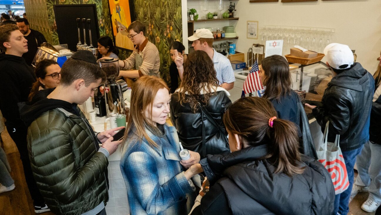 Customers pack into Caffe Aronne in the Upper East Side after staff members quit due to the store’s pro-Israel activities, Nov. 7, 2023. (Luke Tress)