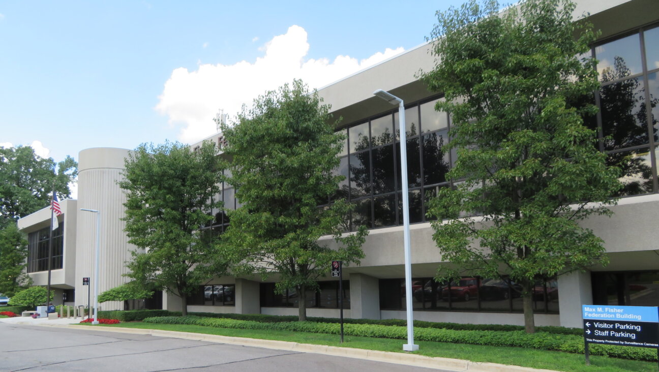 The Jewish federation building in Detroit sits in the Bloomfield Hills suburb. (Ron Kampeas)