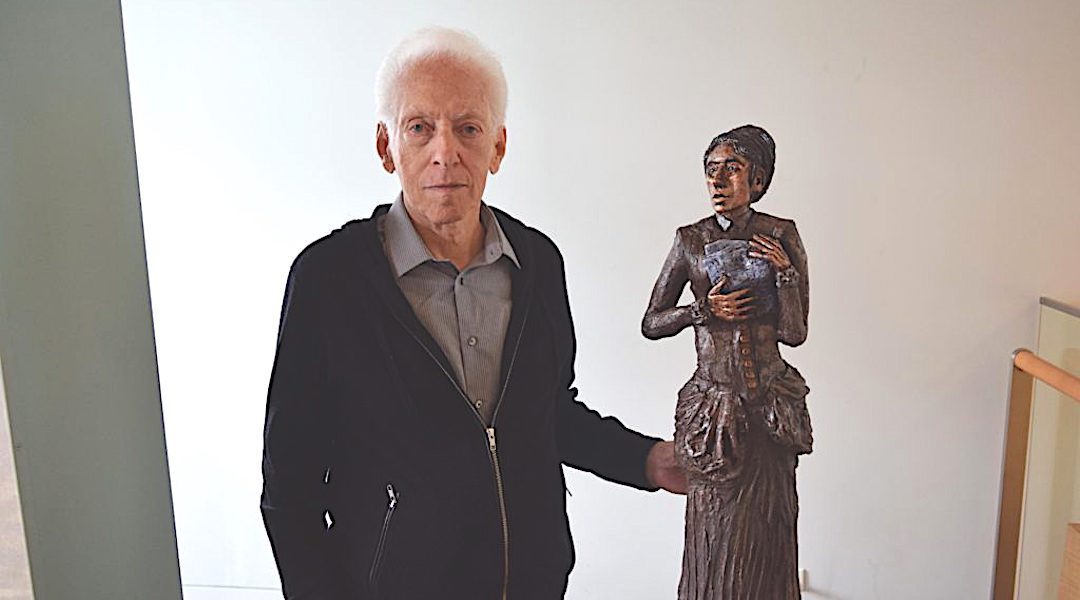 Phillip Ratner with his sculpture of Emma Lazarus in 2017. (Courtesy of the National Museum of American Jewish History)