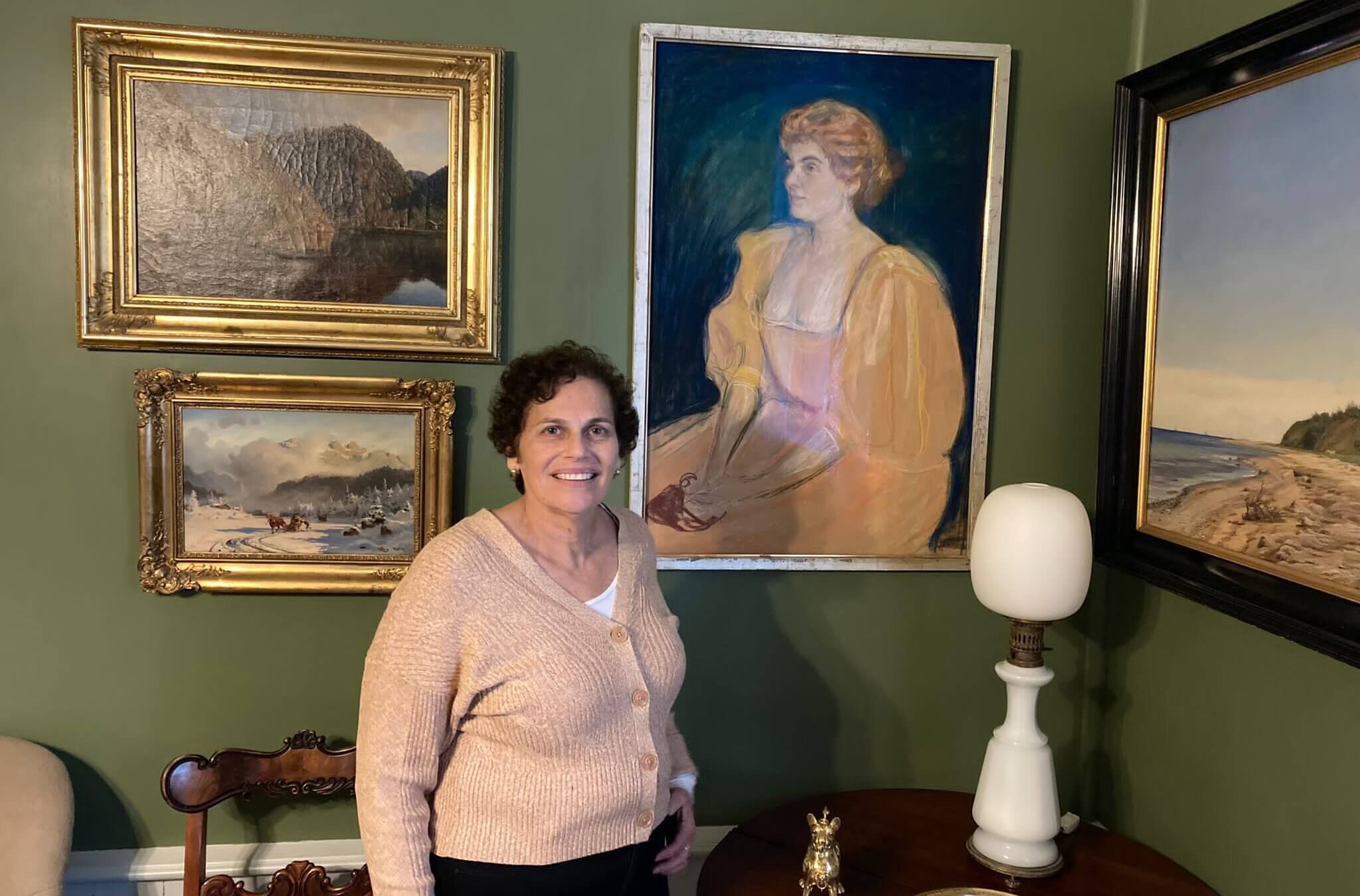 The author with an Edvard Munch portrait of Selma Fontheim.