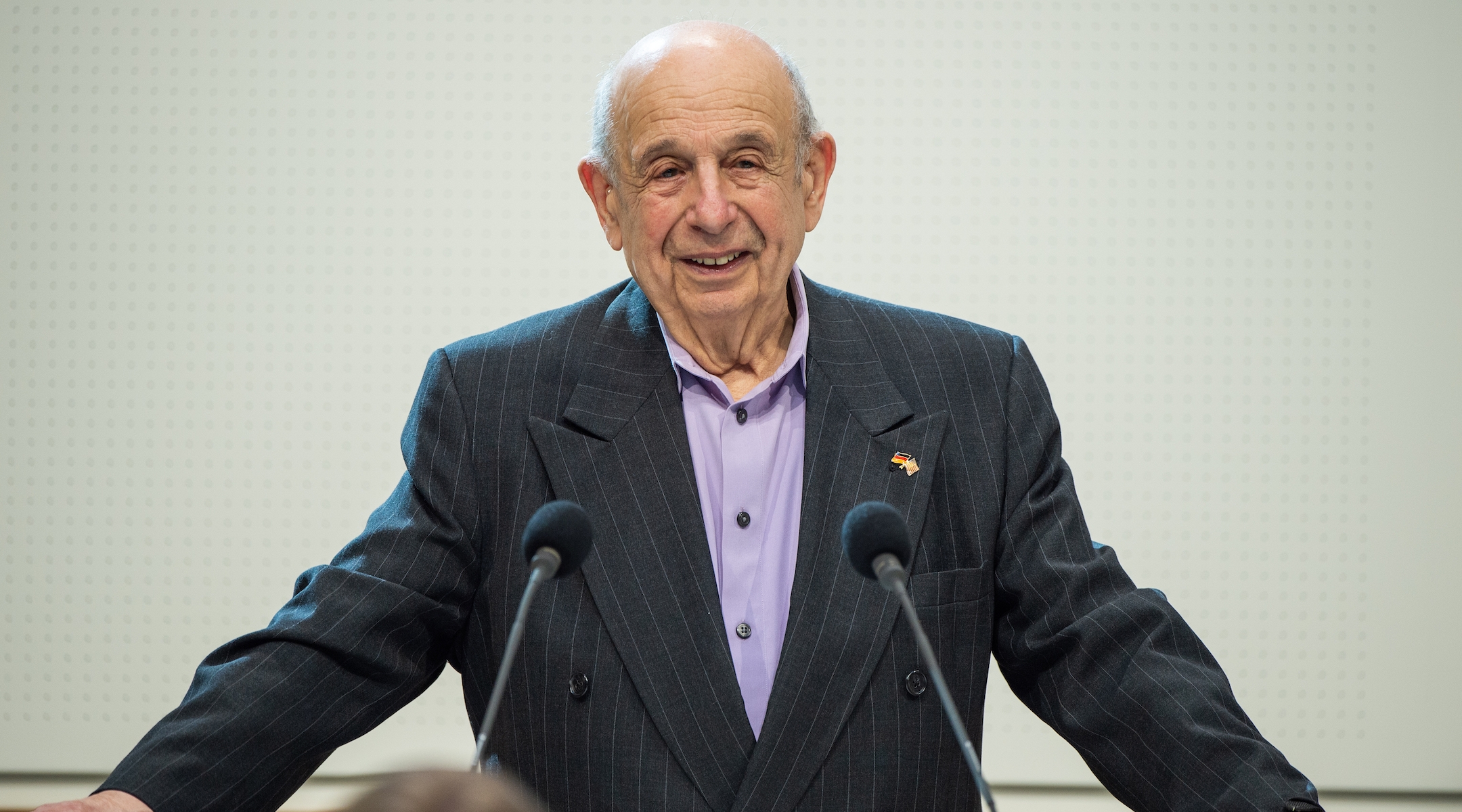 Guy Stern, who escaped Germany in the run-up to the Holocaust, speaks to a group of lawmakers in Hanover, Germany, May 14, 2019. (Christophe Gateau/picture alliance via Getty Images)