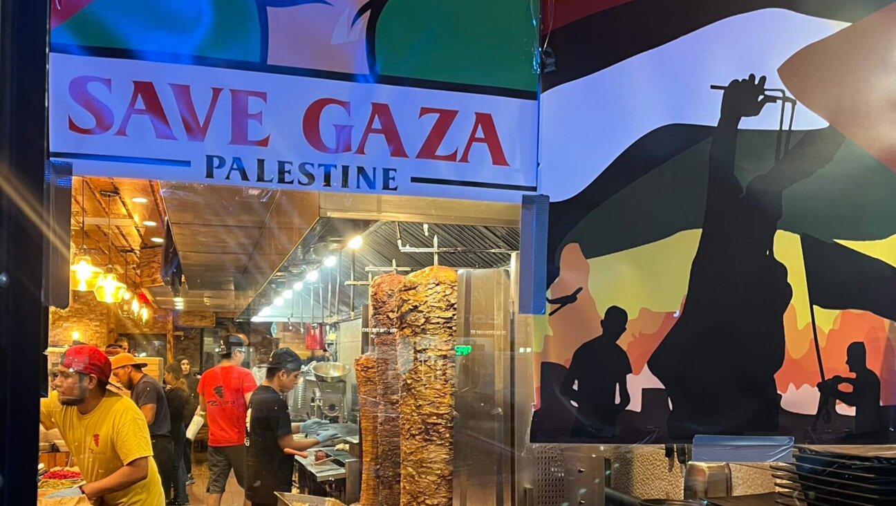 Zyara is a no-frills Palestinian restaurant on Steinway Street, an Arab strip in the Queens neighborhood of Astoria. 
