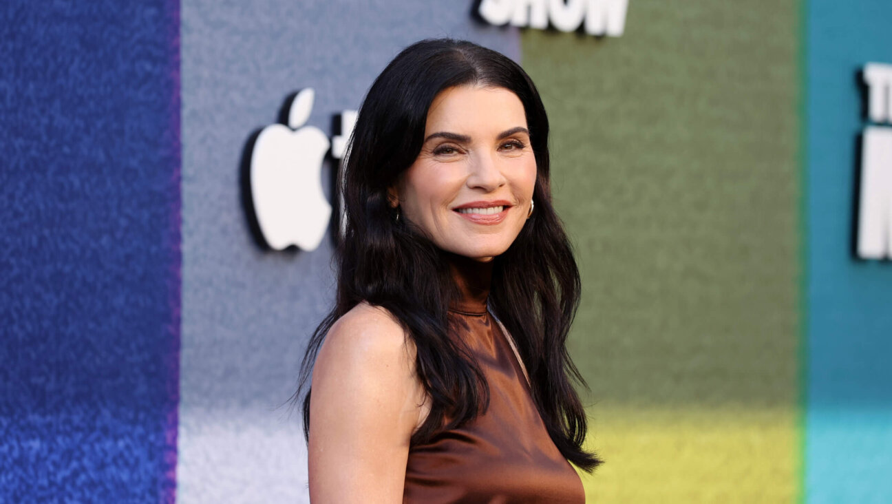 Julianna Margulies attends Apple TV+'s "The Morning Show" Photo Call at Four Seasons Hotel Los Angeles at Beverly Hills on September 08, 2021 in Los Angeles, California. 