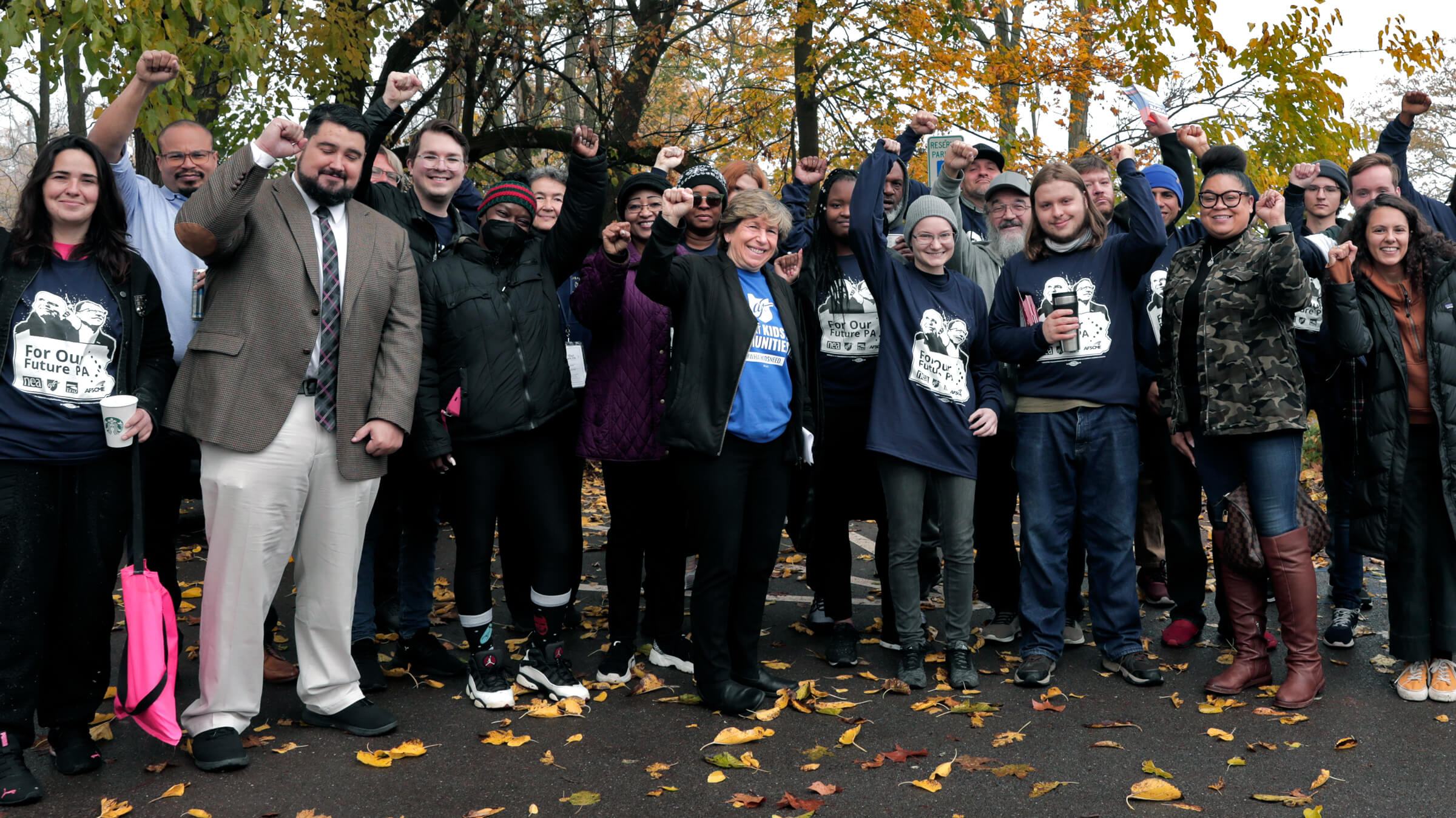 Weingarten, center, with voters in Pittsburgh at an AFT Votes event on Nov. 2, 2022. 