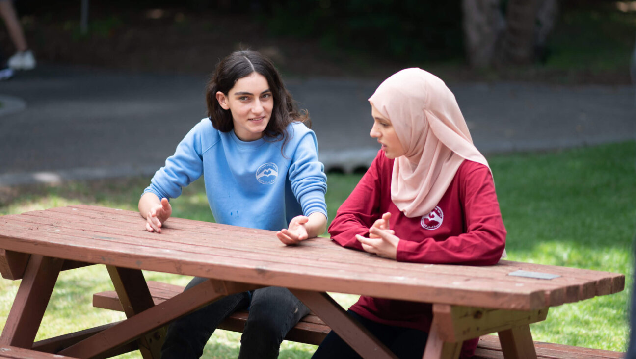 Shira, a Jewish student, and Lubna, an Arab student, are good friends.
