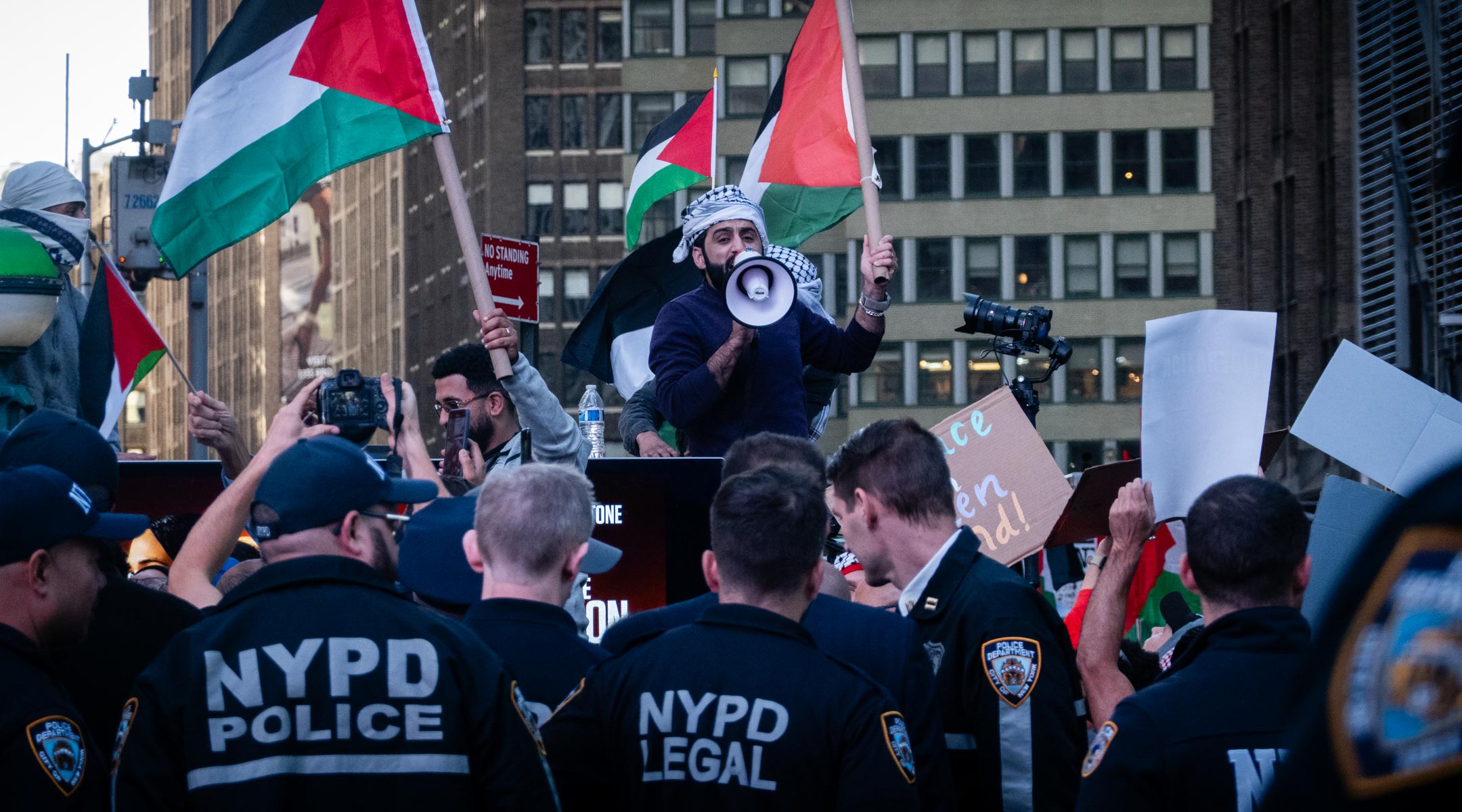 Police separate Israel supporters and pro-Palestinian demonstrators at a previous protest in Times Square, New York City, October 13, 2023. (Luke Tress)