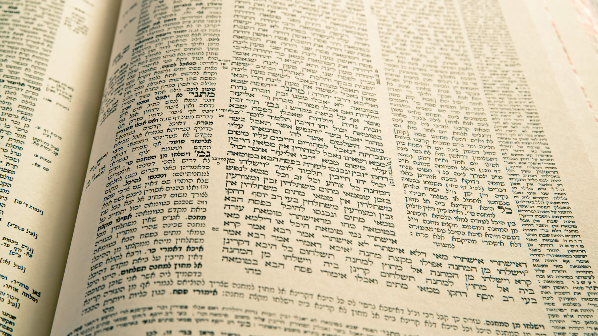 The traditional layout of a page of Talmud, which, as you can perhaps tell, doesn't lend itself to reading straight through.