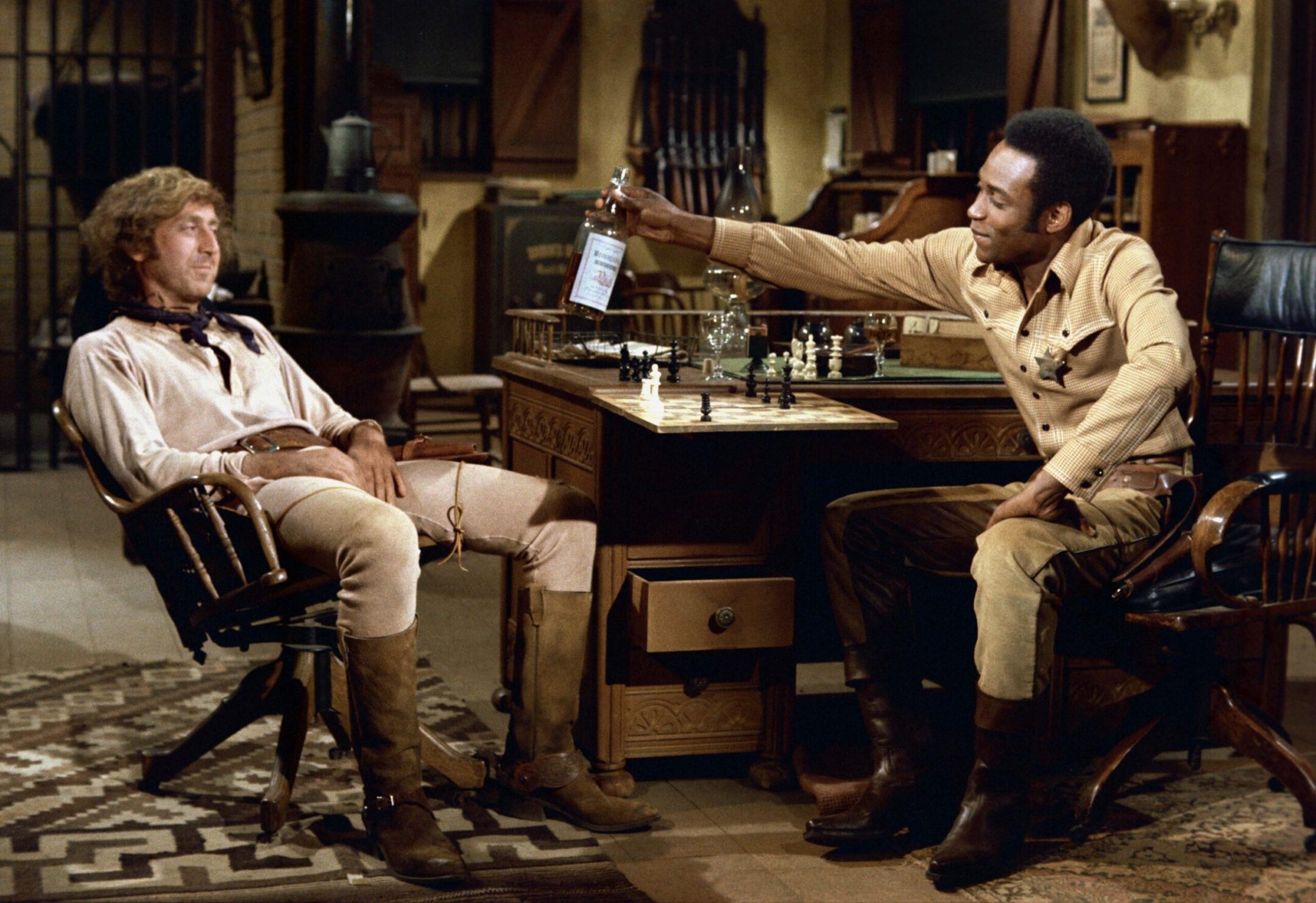 Старая комедия про. Blazing Saddles (1974) Мэл Брукс. Мэл Брукс 2022. Мел Брукс сверкающие седла.