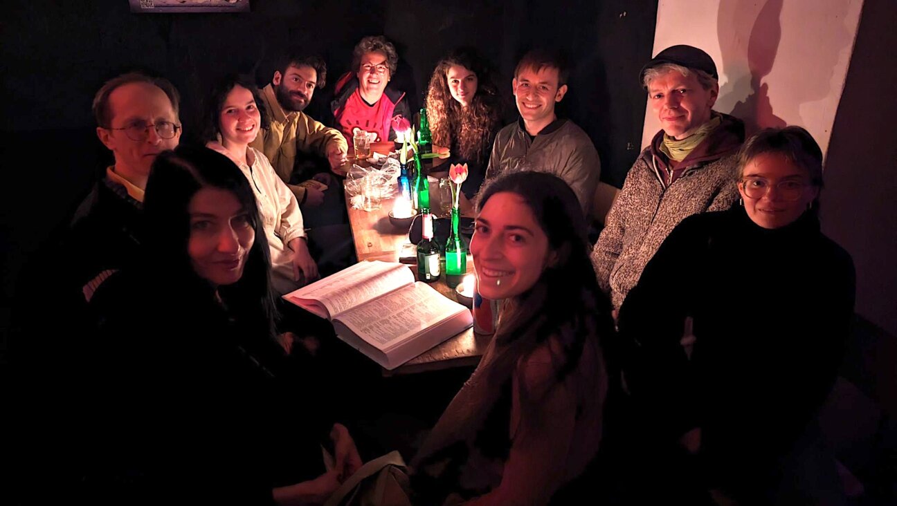 A Shmues un Vayn meeting at KAPiTAL bar in Neukölln, Berlin, in April 2023.