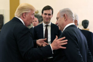 President Donald Trump (L) and Jared Kushner with Israel Prime Minister Benjamin Netanyahu (R) on May 22, 2017.