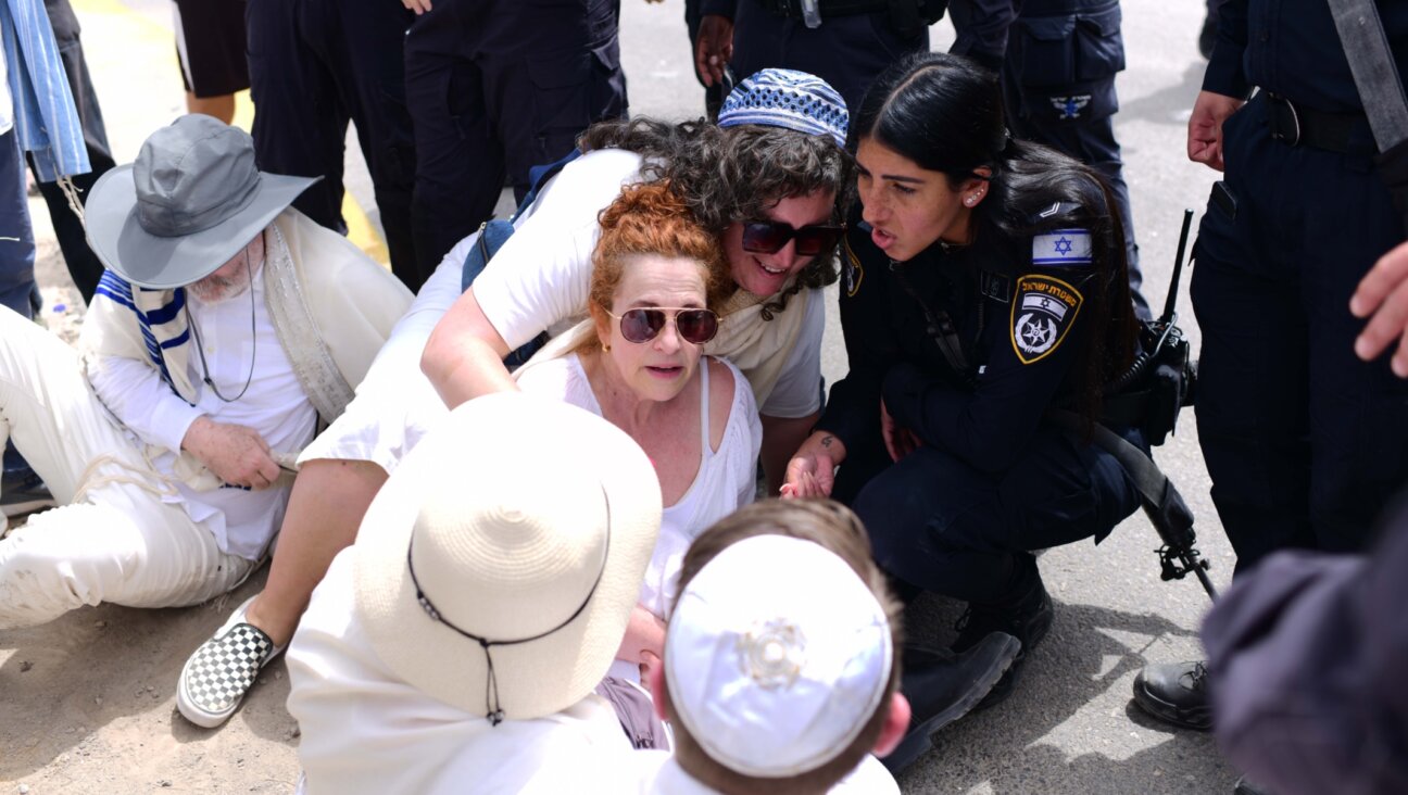 Ayelet Waldman, center, during a protest at Erez Crossing open the Israel-Gaza border, April 26. 2024. (Tomer Neuberg/Flash90)
