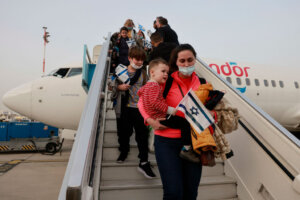An airplane carrying Jewish immigrants from Ukraine arriving at Ben Gurion Airport in 2022.